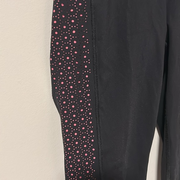 Lululemon Color Me Crop 17’ Pink and Black Leggings Size 4 - Picture 2 of 5